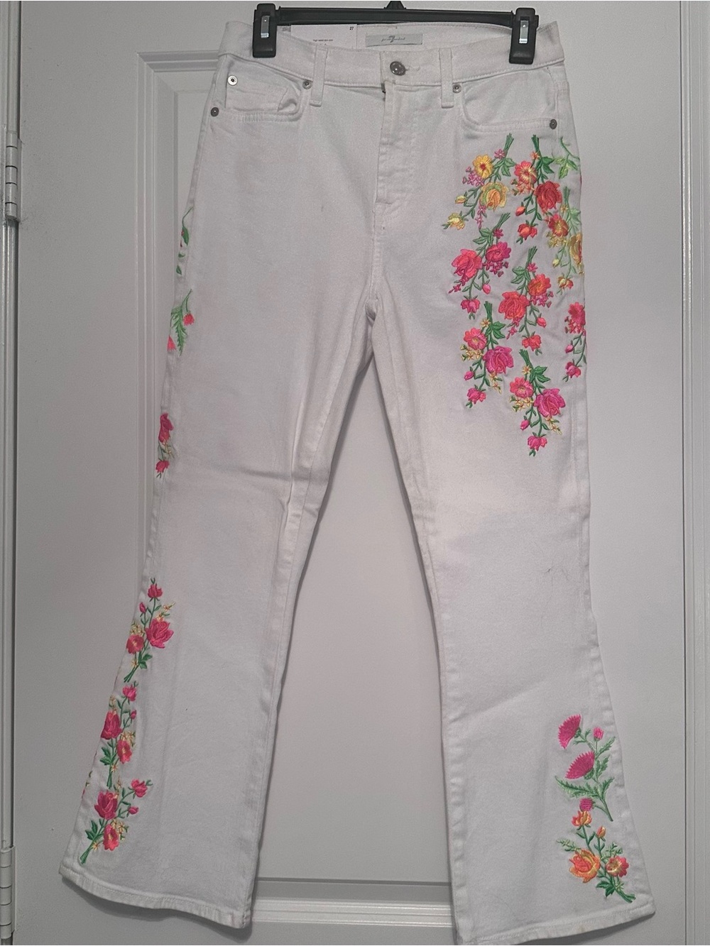 NWT - 7 For All Mankind White Jeans with Floral Embroidery